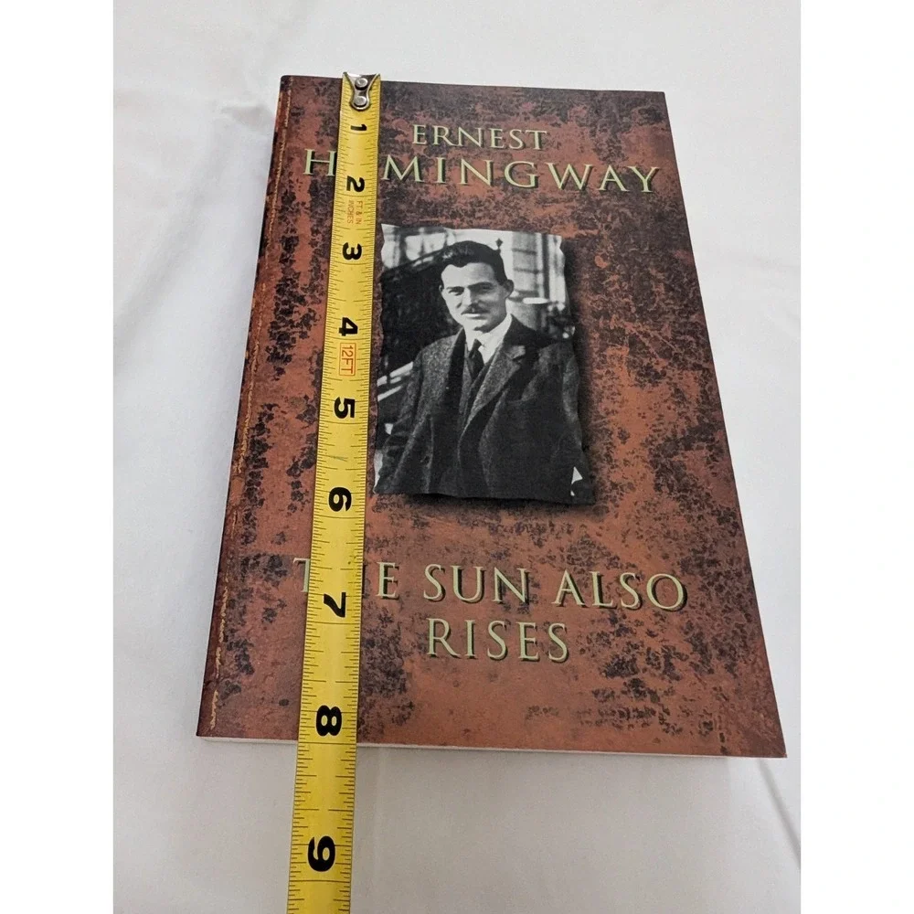 ERNEST HEMINGWAY The Sun Also Rises Quality Paperback Book‎ Like New